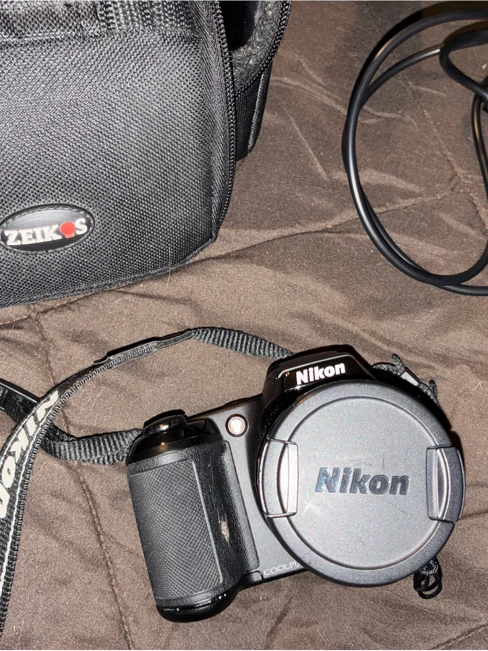 Nikon CoolPix L810 (camera bag & mini USB cord included)